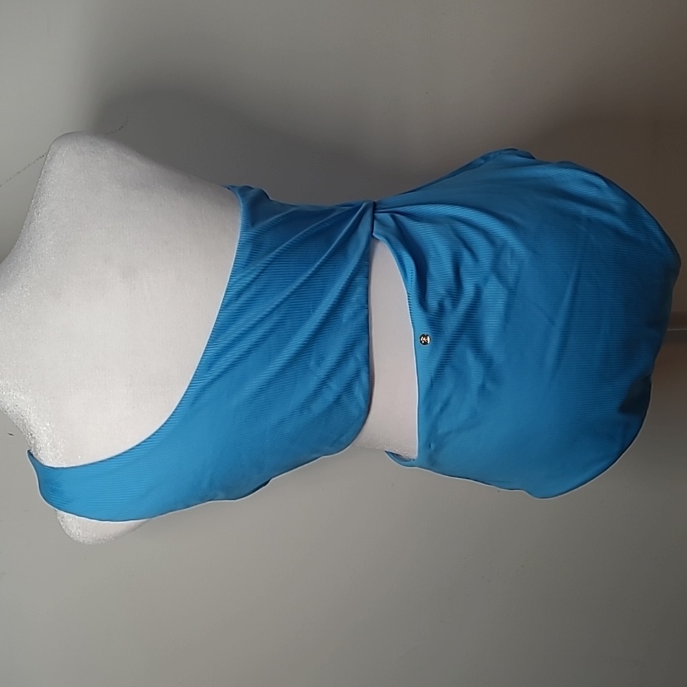Victoria Secret Women's Swimsuit - Picture 3 of 7